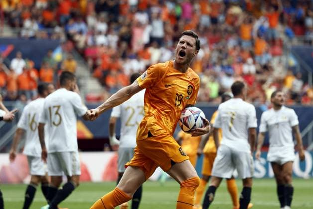 ENSCHEDE - Wout Weghorst of Holland celebrates the 2-3 during the UEFA Nations League match for third place between the Netherlands and Italy at stadium De Grolsveste on June 18, 2023 in Enschede, Netherlands. ANP KOEN VAN WEEL UEFA Nations League 2022 23 Third-place match 2023 2024 xVIxANPxSportx xxANPxIVx 471910838 originalFilename: 471910838.jpg