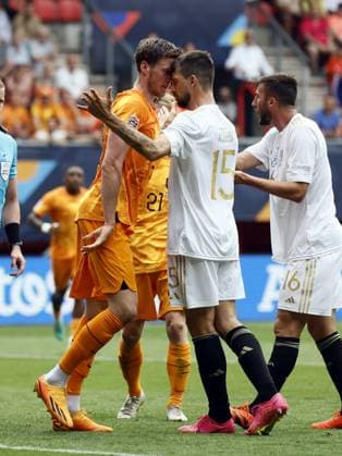 ENSCHEDE - Scuffle between Wout Weghorst of Holland, Francesco Acerbi of Italy, Bryan Cristante of Italy (lr) during the UEFA Nations League match for third place between the Netherlands and Italy at stadium De Grolsveste on June 18, 2023 in Enschede, Netherlands. ANP KOEN VAN WEEL UEFA Nations League 2022 23 Third-place match 2023 2024 xVIxANPxSportx xxANPxIVx 471911352 originalFilename: 471911352.jpg