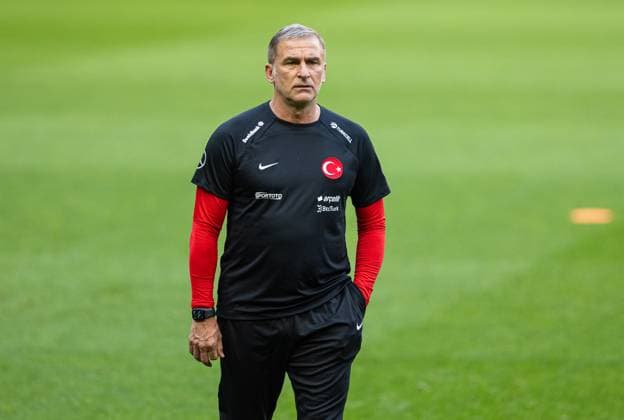 Fußball, Nationalteam Türkei Training Football - UEFA EURO, EM, Europameisterschaft,Fussball 2024 Qualifying - Group D - Turkey v Wales - MD-1 SAMSUN, TURKEY - Sunday, June 18, 2023: Turkey s head coach Stefan Kuntz during a training session at the Samsun 19 MayÄ±s Stadium ahead of the UEFA Euro 2024 Qualifying Group D match between Turkey and Wales. SAMSUN Samsun 19 MayÄ±s Stadium SAMSUN PROVINCE TURKEY  Copyright: xDavidxRawcliffex P2023-06-18-Turkey_Wales_MD-1-83