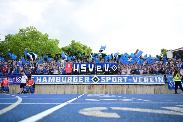 Fußball I Frauen I Saison 2022 2023 I 2. Frauen-Bundesliga Aufstiegsrelegation I FC Viktoria Berlin - Hamburger SV I 18.06.2023 Fans vom den Hamburger SV Frauen Berlin Stadion Lichterfelde - Viktoria Berlin Berlin Deutschland