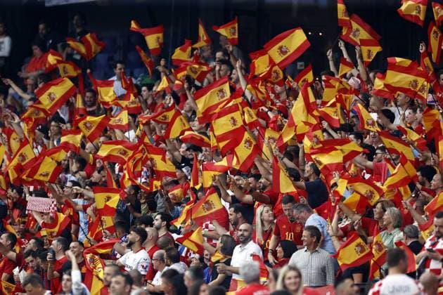 ROTTERDAM - Spanish fans during the UEFA Nations League final match between Croatia and Spain at Feyenoord Stadion de Kuip on June 18, 2023 in Rotterdam, Netherlands. AP Dutch Height MAURICE OF STONE UEFA Nations League 2022 23 Final 2022 2023 xVIxANPxSportx xMauricexvanxSteenxIVx 471929160 originalFilename: 471929160.jpg