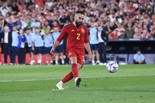 Sport Themen der Woche KW24 Fußball, Nations League, Finale, Kroatien - Spanien Fußball UEFA Nations League Finale Kroatien - Spanien am 18.06.2023 im Feyenoord Stadium in Rotterdam Elfmeter Elfmeterschießen Daniel Carvajal ( Spanien ) *** Soccer UEFA Nations League final Croatia Spain on 18 06 2023 at Feyenoord Stadium in Rotterdam penalty Daniel Carvajal Spain xHDx