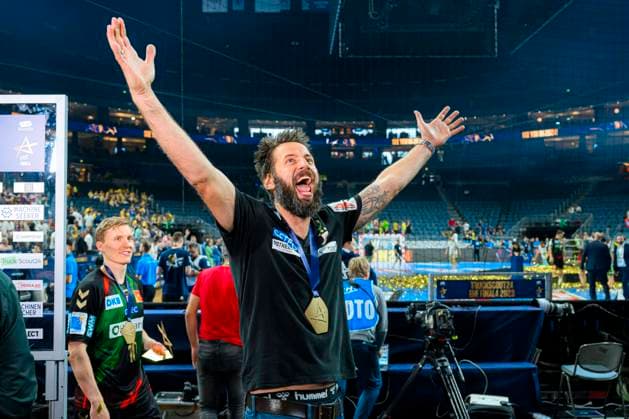 Sport Themen der Woche KW24 Sport Bilder des Tages Koeln, Deutschland 17. Juni 2032: Handball EHF CL Final4 - 22 23 - Finale - SC Magdeburg - Kielce Trainer Bennet Wiegert (Magdeburg) Koeln Lanxess Arena Nordrhein-Westfalen Deutschland *** Koeln, Germany 17 June 2032 Handball EHF CL Final4 22 23 Final SC Magdeburg Kielce Coach Bennet Wiegert Magdeburg Koeln Lanxess Arena Nordrhein Westfalen Germany