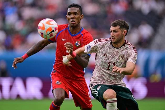RECORD DATE NOT STATED CONCACAF NATIONS LEAGUE 2022-2023 Panama vs Mexico Third Place (L-R), Roderick Miller of Panama and Santiago Gimenez of Mexico during the game Panama vs Mexico (Mexican national team, Nationalteam , corresponding to Third Place of Final Four of the CONCACAF Nations League 2022-2023, at Allegiant Stadium, on June 18, 2023. <br><br> (I-D), Roderick Miller de Panama y Santiago Gimenez de Mexico durante el partido Panama vs Mexico (Seleccion Mexicana), correspondiente por el Tercer Lugar de la Final Four de la Liga de Naciones CONCACAF 2022-2023, en el Allegiant Stadium, el 18 de junio de 2023. LAS VEGAS NEVADA ESTADOS UNIDOS Copyright: xJorgexMartinezx 20230618174840_CNL_23_3RD_PAN_MEX_GIMENEZ247