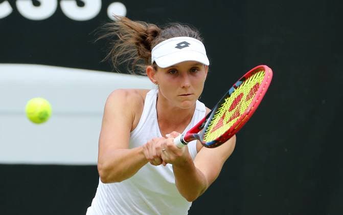 Varvara Gracheva, Centre Court auf der Tennisanlage des LTTC Rot Weiss e.V. Steffi Graf Stadion Tennis bett1 open WTA, Tennis Damen 500 Turnier auf Rasen Damen Saison 2022 2023 19.06.2023