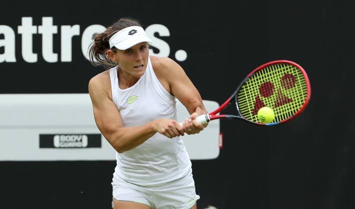 Varvara Gracheva, Centre Court auf der Tennisanlage des LTTC Rot Weiss e.V. Steffi Graf Stadion Tennis bett1 open WTA, Tennis Damen 500 Turnier auf Rasen Damen Saison 2022 2023 19.06.2023