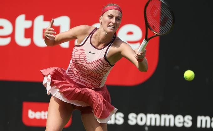 Petra Kvitova (CZE), Centre Court auf der Tennisanlage des LTTC Rot Weiss e.V. Steffi Graf Stadion Tennis bett1 open WTA, Tennis Damen 500 Turnier auf Rasen Damen Saison 2022 2023 19.06.2023