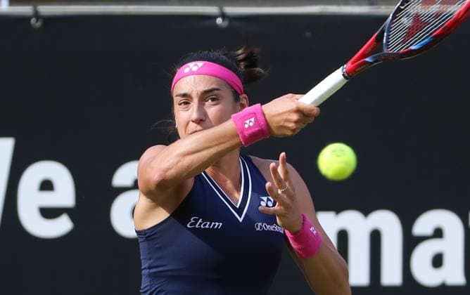 Caroline Garcia (FRA), Centre Court auf der Tennisanlage des LTTC Rot Weiss e.V. Steffi Graf Stadion Tennis bett1 open WTA, Tennis Damen 500 Turnier auf Rasen Damen Saison 2022 2023 19.06.2023