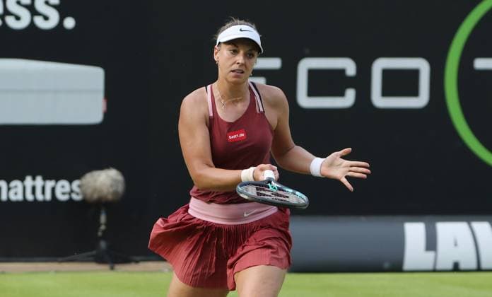 Sabine Lisicki (GER) enttäuscht, Centre Court auf der Tennisanlage des LTTC Rot Weiss e.V. Steffi Graf Stadion Tennis bett1 open WTA, Tennis Damen 500 Turnier auf Rasen Damen Saison 2022 2023 19.06.2023