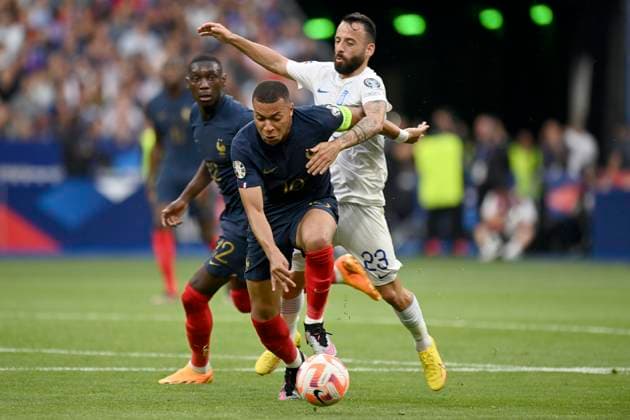 France v Greece: Group B - UEFA EURO, EM, Europameisterschaft,Fussball 2024 Qualifying Round Kylian Mbappe of France and Manolis Siopis of Greece during the UEFA EURO 2024 Qualifying Round Group B match between France and Greece at Stade de France on June 19, 2023 in Paris, France. Paris Stade de France France France Copyright: xRichardxSellers Sportsphoto APLx 13950566