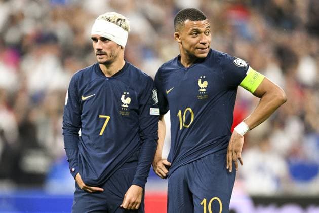 Sport Themen der Woche KW25 Sport Bilder des Tages GRIEZMANN Antoine (FRA) MBAPPE Kylian (FRA) FOOTBALL : France vs Grece - Qualifications Euro2024 - 19 06 2023 JBAutissier Panoramic  