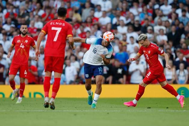 England v North Macedonia UEFA EURO, EM, Europameisterschaft,Fussball 2024 Qualifiers Trent Alexander-Arnold of England wins a header during the UEFA Euro 2024 Qualifiers Group C match at Old Trafford, Manchester Copyright: xPaulxChestertonx FIL-18631-0125 UK Newspapers OUT