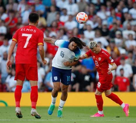 England v North Macedonia UEFA EURO, EM, Europameisterschaft,Fussball 2024 Qualifiers Trent Alexander-Arnold of England wins a header during the UEFA Euro 2024 Qualifiers Group C match at Old Trafford, Manchester Copyright: xPaulxChestertonx FIL-18631-0126 UK Newspapers OUT