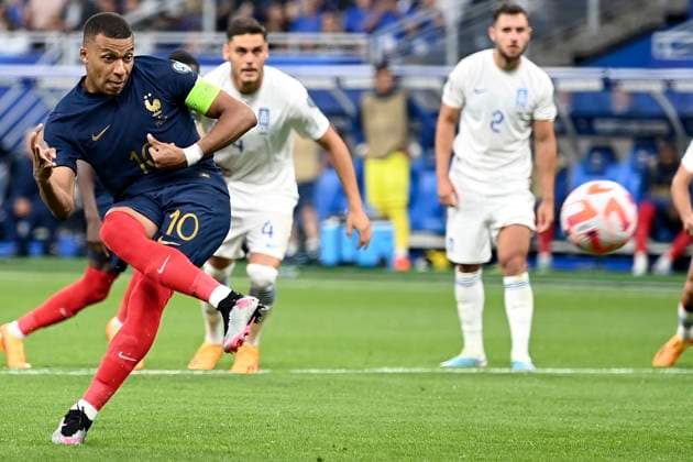 France v Greece: Group B - UEFA EURO, EM, Europameisterschaft,Fussball 2024 Qualifying Round Kylian Mbappe of France scores penalty during the UEFA EURO 2024 Qualifying Round Group B match between France and Greece at Stade de France on June 19, 2023 in Paris, France. Paris Stade de France France France Copyright: xRichardxSellers Sportsphoto APLx 13950629