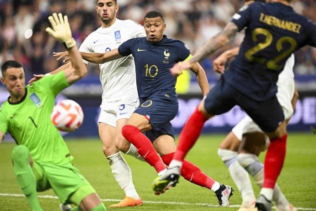 MBAPPE Kylian (FRA) HERNANDEZ Theo (FRA) vs Odysseas Vlachodimos (Gre) FOOTBALL : France vs Grece - Qualifications Euro2024 - 19 06 2023 JBAutissier Panoramic  