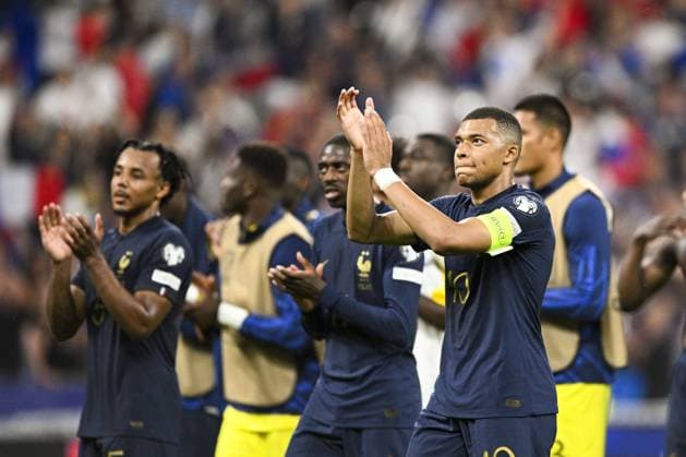 joie des joueurs de l equipe de France en fin de match MBAPPE Kylian (FRA) FOOTBALL : France vs Grece - Qualifications Euro2024 - 19 06 2023 JBAutissier Panoramic  