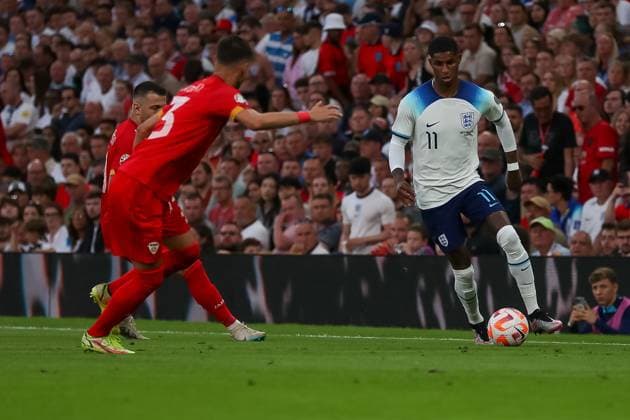 Marcus Rashford of England runs at the North Macedonian defence Copyright: xSimonxHallx 37600085