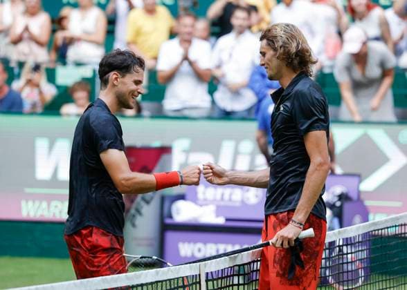 Sport Bilder des Tages Terra Wortmann Open 2023, Dominic Thiem gratuliert dem Sieger Alexander Zverev Copyright: xJuergenxHasenkopfx