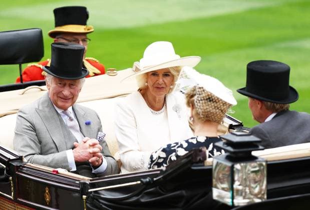 Sport Themen der Woche KW25 Sport Bilder des Tages Mandatory Credit: Photo by James Marsh Shutterstock (13975273z) King Charles III and Queen Consort Camilla arrive in the Royal Procession. Royal Ascot, Day One, Horse Racing, Ascot Racecourse, Berkshire, UK - 20 Jun 2023 Royal Ascot, Day One, Horse Racing, Ascot Racecourse, Berkshire, UK - 20 Jun 2023  Copyright: xJamesxMarsh Shutterstockx 13975273z