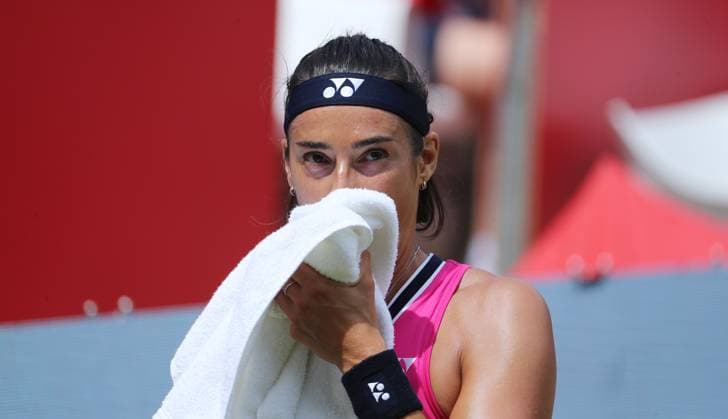 Caroline Garcia (FRA), Centre Court auf der Tennisanlage des LTTC Rot Weiss e.V. Steffi Graf Stadion Tennis bett1 open WTA, Tennis Damen 500 Turnier auf Rasen Damen Saison 2022 2023 21.06.2023