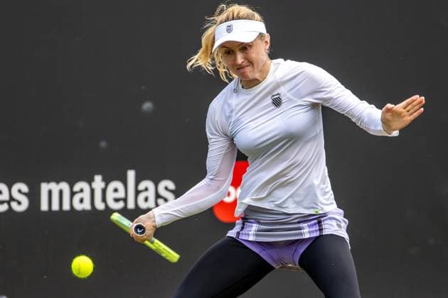 Berlin, 21.06.23, Tennis: Grass Court Championships Berlin im Steffi-Graf-Stadion. Damen, Einzel, Aliaksandra Sasnovich gegen Victoria Azarenka. Aliaksandra Sasnovich retourniert den Ball. bett1open 2023 - Grass Court Championships Berlin