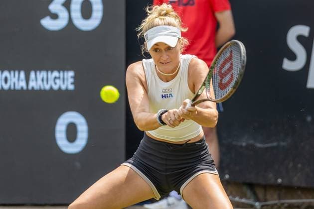 Berlin, 21.06.23, Tennis: Grass Court Championships Berlin im Steffi-Graf-Stadion. Damen, Doppel, Jule Niemeier und Noma Noha Akugue (GER) - Alexa Guarachi (CHI) und Erin Routliffe (NZL). Erin Routliffe (NZL) retourniert den Ball. bett1open 2023 - Grass Court Championships Berlin