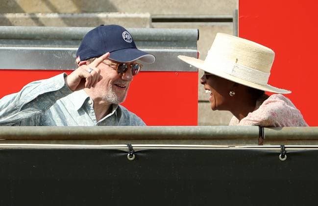 Marius Müller-Westernhagen und Ehefrau Indiwe Suttle unter den Zuschauern, Centre Court auf der Tennisanlage des LTTC Rot Weiss e.V. Steffi Graf Stadion Tennis bett1 open WTA, Tennis Damen 500 Turnier auf Rasen Damen Saison 2022 2023 21.06.2023