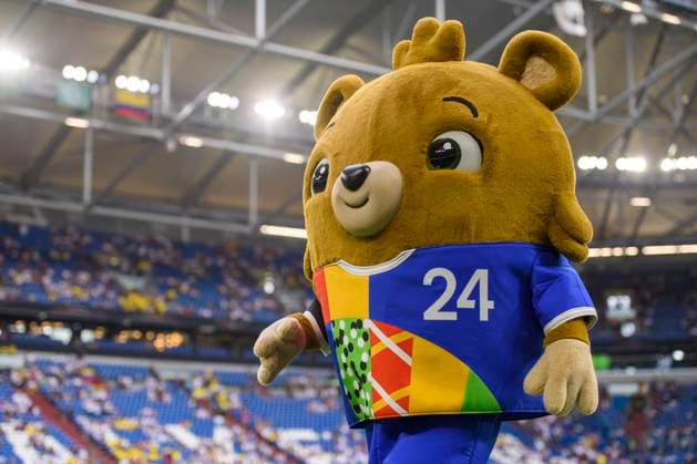 Fußball: Nationalmannschaft, Freundschaftsspiel, Deutschland - Kolumbien am 20.06.2023 in der Veltins-Arena in Gelsenkirchen (Nordrhein-Westfalen). EM 2024 Maskottchen Albärt, Bärnardo, Bärnheart, Herzi von Bär DFB REGULATIONS PROHIBIT ANY USE OF PHOTOGRAPHS AS IMAGE SEQUENCES AND OR QUASI-VIDEO. Copyright: xNeundorf Kirchner-Mediax