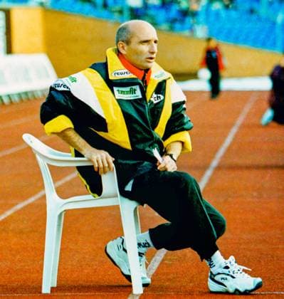RECORD DATE NOT STATED Aus 2. BL. Saison 1999 2000 Hannover 96 - Alemannia Aachen 3:1 am 20.04.2000 im Niedersachsenstadion. Im Foto: Han96 Trainer Horst Ehrmanntraut *** From 2 BL season 1999 2000 Hannover 96 Alemannia Aachen 3 1 on 20 04 2000 in Niedersachsenstadion In photo Han96 coach Horst Ehrmanntraut