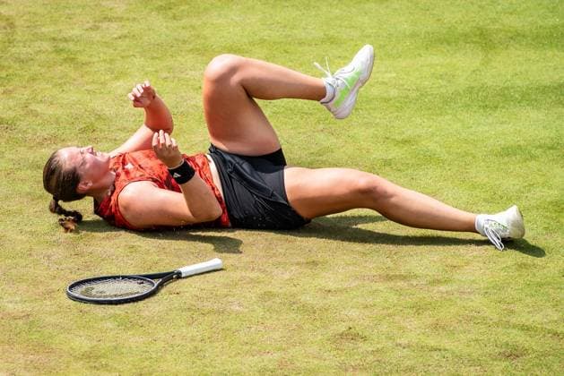 Bett1 Open WTA, Tennis Damen 500. Berlin, 22.06.2023 Jule Niemeier (Deutschland) faellt waehrend des Spiels und verletzt sich Bett1 Open WTA 500. Steffi Graf Stadion, Rot-Weiss Tennis Club, Berlin, 22.06.2023 Bett1Open Copyright: xBEAUTIFULxSPORTS LucianoxLimax
