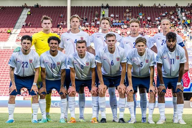 230622 The starting eleven of Norway, from the top left; Goalkeeper Mads Hedenstad Christiansen, Jesper Norman Daland, Henrik Heggheim, Sebastian Söraas Sebulonsen, Erik Botheim, Christos Zafeiris, Oscar Bobb, Johan Hove, Sivert Heggheim Mannsverk, David Möller Wolfe and Emil Konradsen Ceide poses for a team group, Mannschaftsbild, Totale photo ahead of the UEFA European Under-21 Championship group stage football match between Norway and Switzerland on June 22, 2023 in Cluj-Napoca. Photo: Marius Simensen BILDBYRAN COP 238 MM0021 bbeng euro under-21 football fotball fotboll norge norway soccer sveits switzerland U21, U 21 u21-em uefa european under-21 championship Copyright: MARIUSxSIMENSEN BB230622BB347