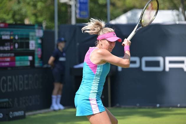 24.06.2023, xbrx, Tennis Bad Homburg Open WTA, Tennis Damen 250, emspor, v.l. Baindl, Kateryna (UKR), spielt den Ball, fokussiert, konzentriert Bad Homburg