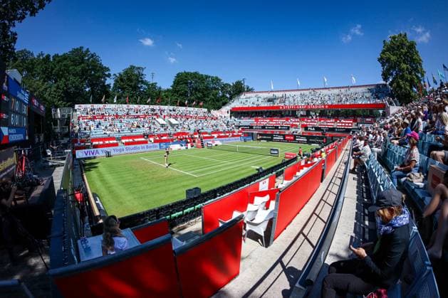 Zuschauer im Steffi-Graf-Stadion beim Match zwischen Maria SAKKARI GRE vs. Marketa VONDROUSOVA CZE, bett1open presented by ecotrans Group, Berlin, LTTC Rot-Weiß Berlin, 24.06.2023, Copyright: xClaudioxGärtnerx
