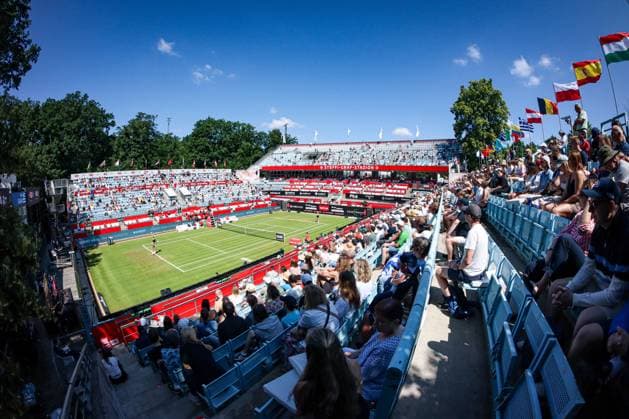 Zuschauer im Steffi-Graf-Stadion beim Match zwischen Maria SAKKARI GRE vs. Marketa VONDROUSOVA CZE, bett1open presented by ecotrans Group, Berlin, LTTC Rot-Weiß Berlin, 24.06.2023, Copyright: xClaudioxGärtnerx