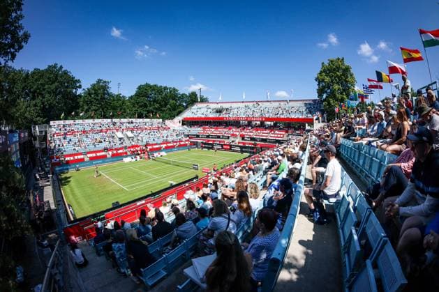 Zuschauer im Steffi-Graf-Stadion beim Match zwischen Maria SAKKARI GRE vs. Marketa VONDROUSOVA CZE, bett1open presented by ecotrans Group, Berlin, LTTC Rot-Weiß Berlin, 24.06.2023, Copyright: xClaudioxGärtnerx