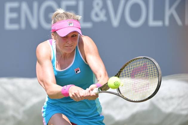 24.06.2023, xbrx, Tennis Bad Homburg Open WTA, Tennis Damen 250, emspor, v.l. Baindl, Kateryna (UKR), spielt den Ball, fokussiert, konzentriert Bad Homburg