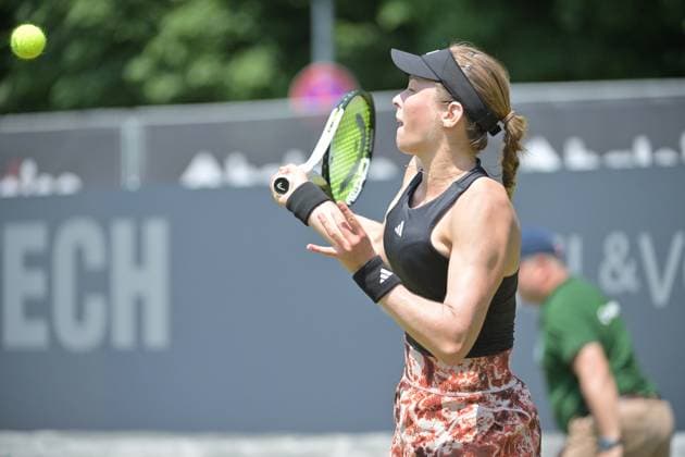 24.06.2023, xbrx, Tennis Bad Homburg Open WTA, Tennis Damen 250, emspor, v.l. Volynets, Katie (USA), fokussiert, konzentriert, spielt den Ball Bad Homburg