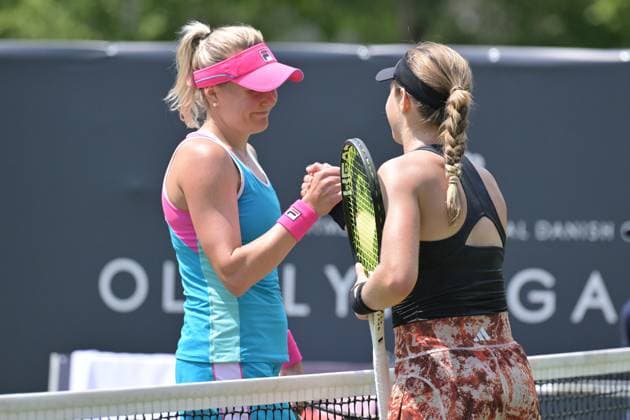 24.06.2023, xbrx, Tennis Bad Homburg Open WTA, Tennis Damen 250, emspor, v.l. shake hands nach dem Spiel, Baindl, Kateryna (UKR), Volynets, Katie (USA) Bad Homburg