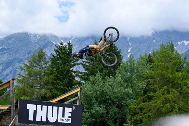Sport Themen der Woche KW25 Sport Bilder des Tages CYCLING, MOUNTAIN BIKE - Crankworx World Tour INNSBRUCK,AUSTRIA,24.JUN.23 - CYCLING, MOUNTAIN BIKE - Crankworx World Tour, Slopestyle Finals. Image shows Lucas Huppert (SUI).  GEPAxpictures xDanielxSchoenherr