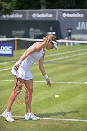 24.06.2023, xbrx, Tennis Bad Homburg Open WTA, Tennis Damen 250, emspor, v.l. Podoroska, Nadia (ARG), fokussiert, konzentriert, spielt den Ball Bad Homburg