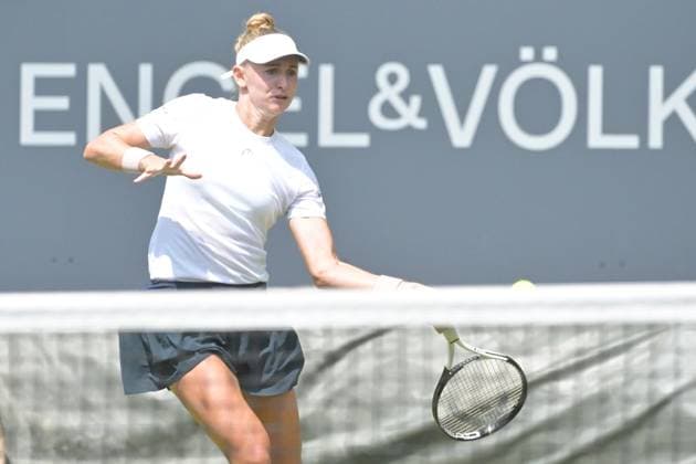 24.06.2023, xbrx, Tennis Bad Homburg Open WTA, Tennis Damen 250, emspor, v.l. Teichmann, Jil (SUI), fokussiert, konzentriert, spielt den Ball Bad Homburg