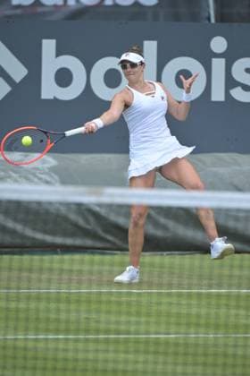 24.06.2023, xbrx, Tennis Bad Homburg Open WTA, Tennis Damen 250, emspor, v.l. Podoroska, Nadia (ARG), fokussiert, konzentriert, spielt den Ball Bad Homburg