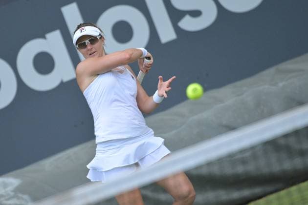 24.06.2023, xbrx, Tennis Bad Homburg Open WTA, Tennis Damen 250, emspor, v.l. Podoroska, Nadia (ARG), fokussiert, konzentriert, spielt den Ball Bad Homburg