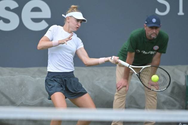 24.06.2023, xbrx, Tennis Bad Homburg Open WTA, Tennis Damen 250, emspor, v.l. Teichmann, Jil (SUI), fokussiert, konzentriert, spielt den Ball Bad Homburg