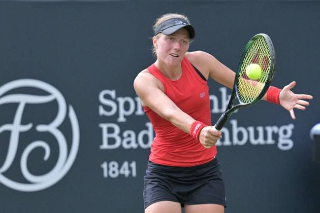 24.06.2023, xbrx, Tennis Bad Homburg Open WTA, Tennis Damen 250, emspor, v.l. Papadakis, Lena (GER), spielt den Ball, fokussiert, konzentriert Bad Homburg