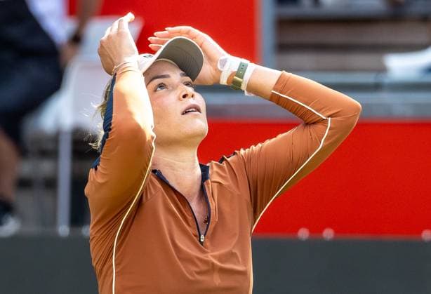 Berlin, 24.06.23, Tennis: Grass Court Championships Berlin im Steffi-Graf-Stadion. Damen, Einzel, Semi Final, Maria Sakkari (GRE) gegen Donna Vekic (CRO). Donna Vekic jubelt ueber ihren Sieg. bett1open 2023 - Grass Court Championships Berlin