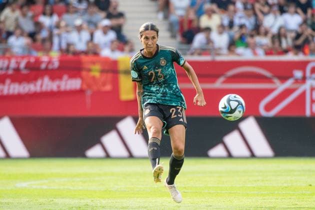 Sara Doorsoun (Deutschland, 23) am Ball, GER, Deutschland vs. Vietnam, DFB Fussball Frauen Nationalmannschaft, Freundschaftsspiel, Spielzeit 2022 2023, 24.06.2023 GER, Deutschland vs. Vietnam, DFB Fussball Frauen Nationalmannschaft, Freundschaftsspiel, Spielzeit 2022 2023, 24.06.2023 Offenbach Copyright: xEibner-Pressefoto Memmlerx EP_MMR
