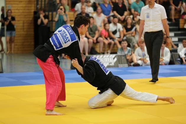 24.06.2023 xmgoodx Offenbach 1. Judo-Bundesliga 2023 1. JC Samurai Offenbach gegen TSG BACKNANG Leon Ehmig (Samurai) gegen Jonas Riener (Backnang)