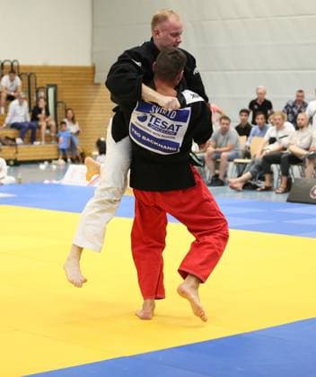 24.06.2023 xmgoodx Offenbach 1. Judo-Bundesliga 2023 1. JC Samurai Offenbach gegen TSG BACKNANG Felix Herbst (Samurai) gegen Mikita Sviryd (Backnang)