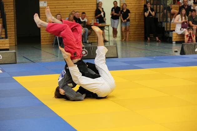 24.06.2023 xmgoodx Offenbach 1. Judo-Bundesliga 2023 1. JC Samurai Offenbach gegen TSG BACKNANG Adrian David Keller (Samurai) gegen Luca Harmening (Backnang)